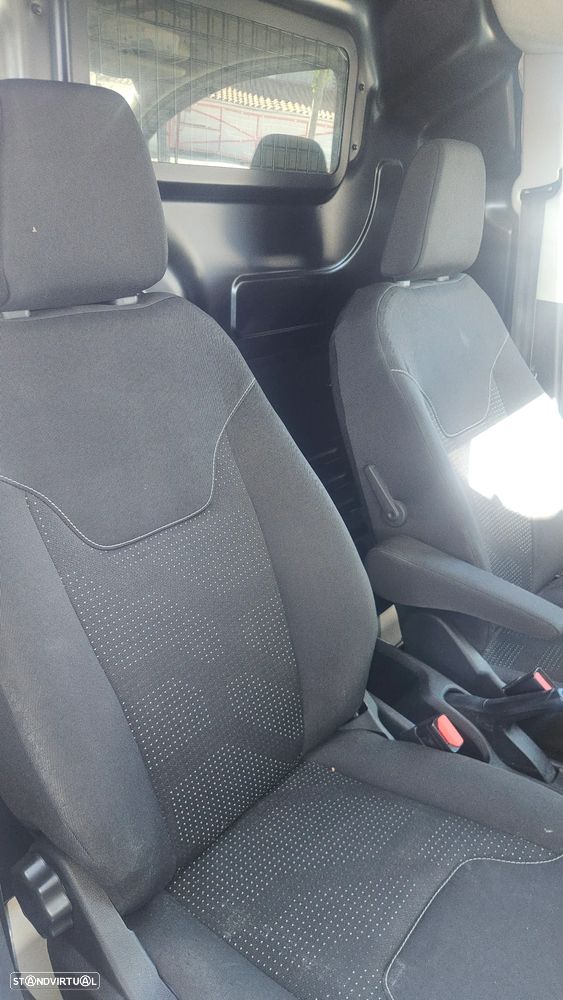 Ford Transit courier - 13