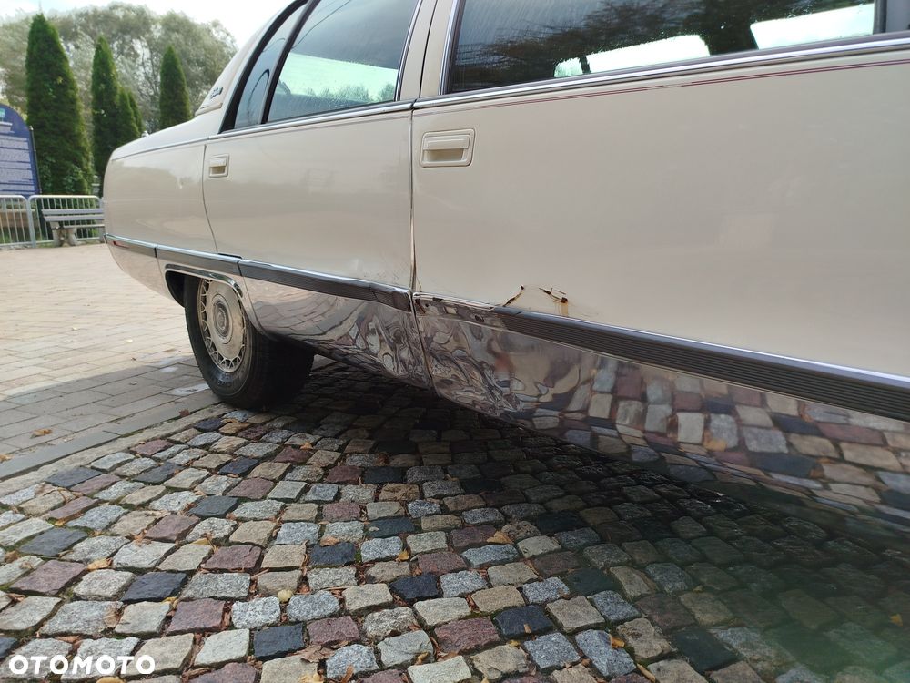 Cadillac Fleetwood 1996 photo 5