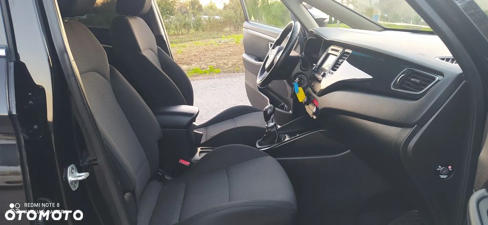 Kia Carens 1.6 GDI Dream Team Edition - 26
