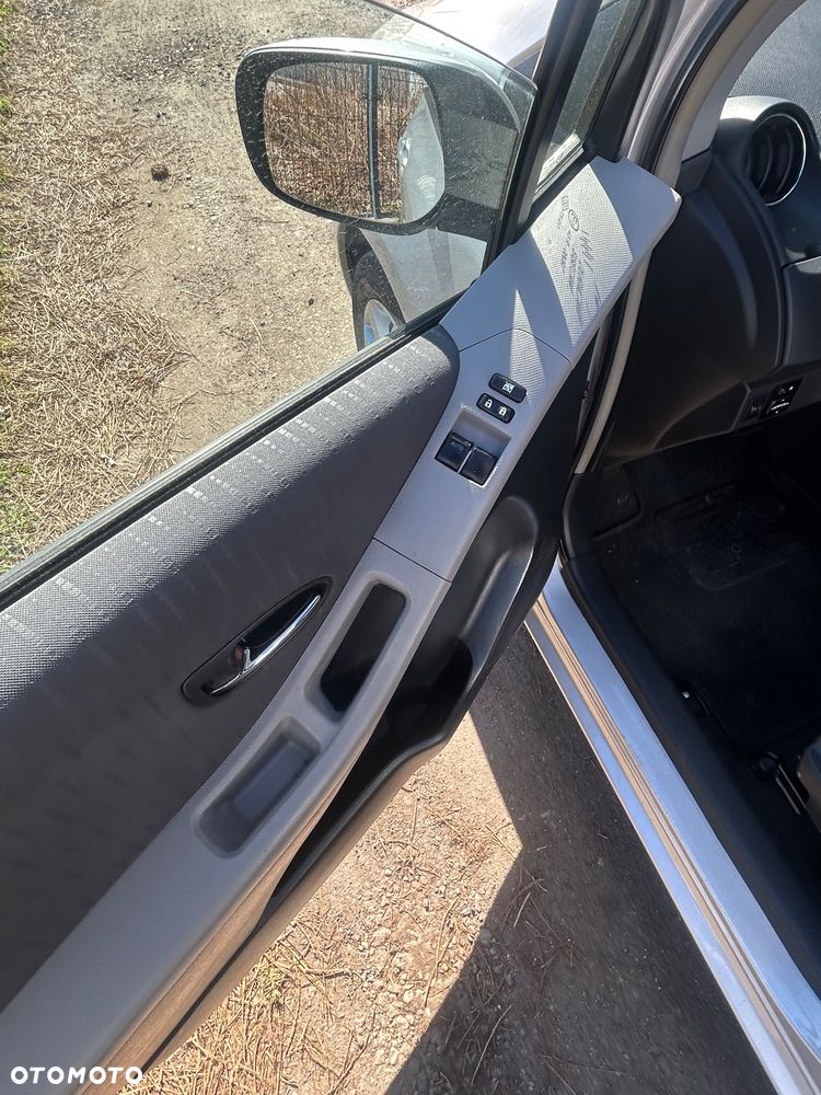 Toyota Yaris 1.33 Sol MM - 17