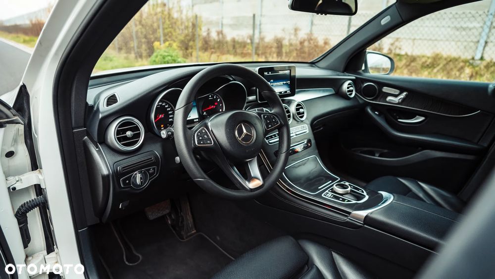 Mercedes-Benz GLC - 11