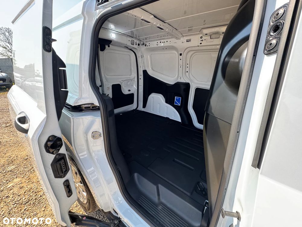 Ford Transit Courier - 4
