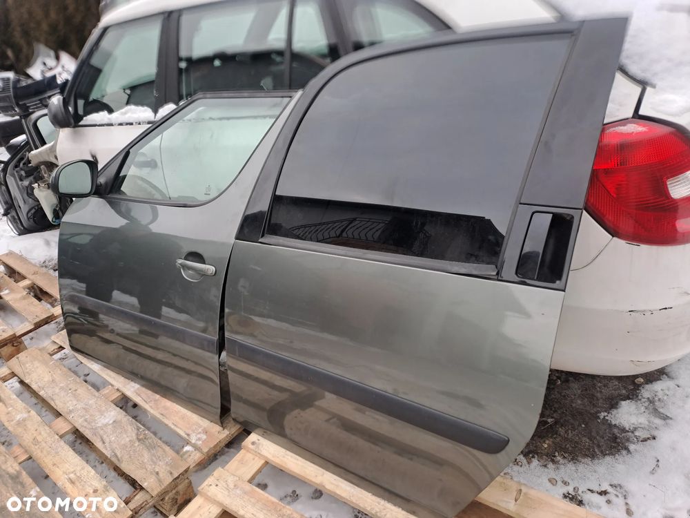 Skoda Roomster drzwi błotniki zderzak przedni kod lakieru 9599 - 9