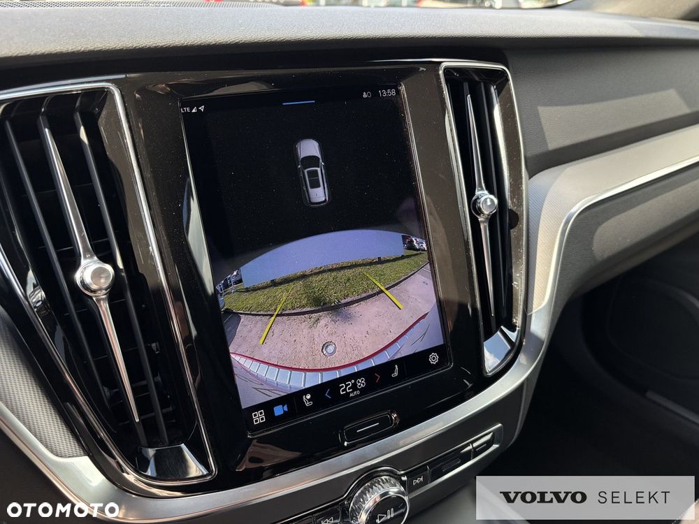 Volvo V60 Cross Country - 18