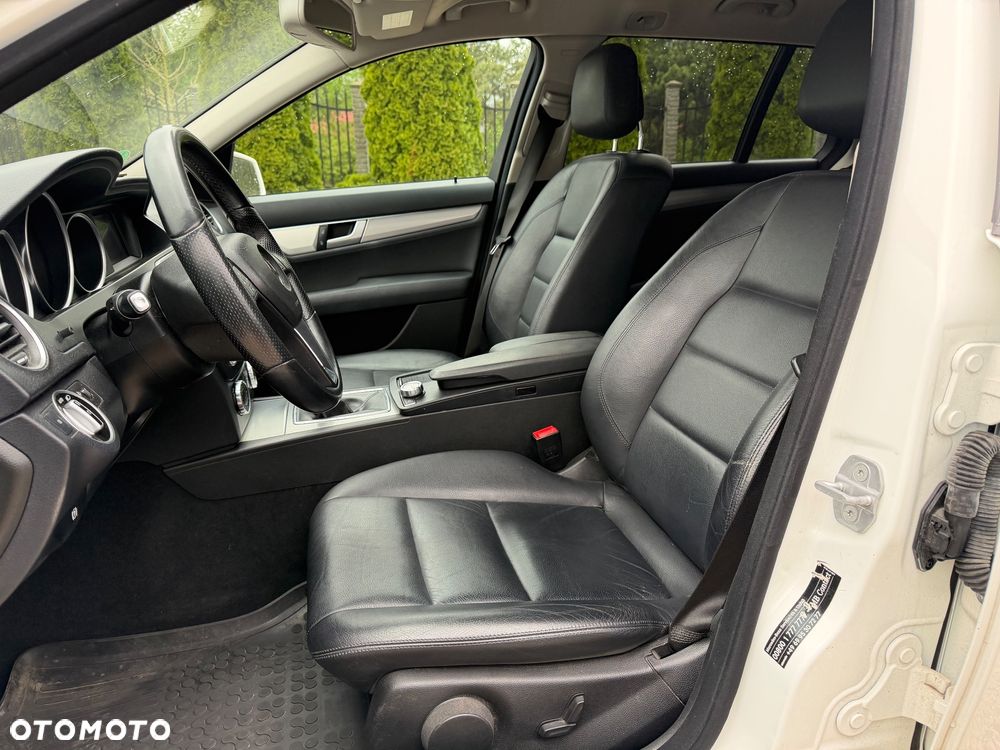 Mercedes-Benz Klasa C 200 CGI BlueEFFICIENCY - 17