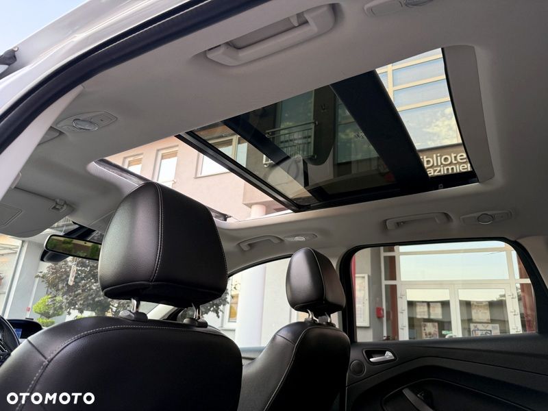 Ford Kuga 2.0 TDCi 2x4 Titanium - 12