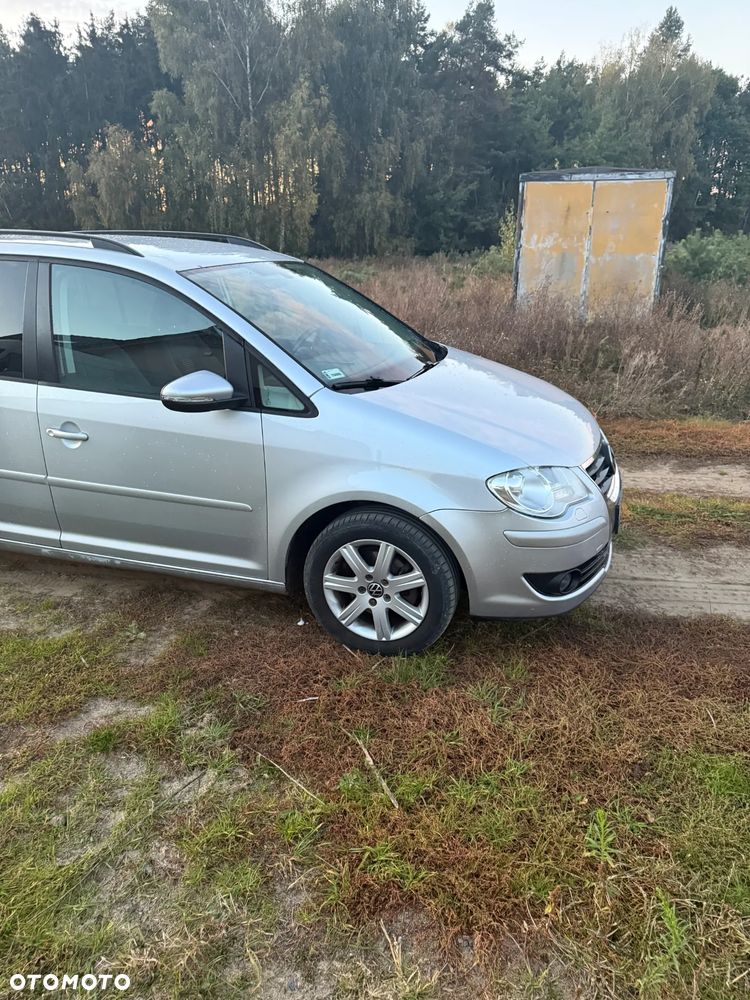 Volkswagen Touran 1.9 TDI Highline - 3
