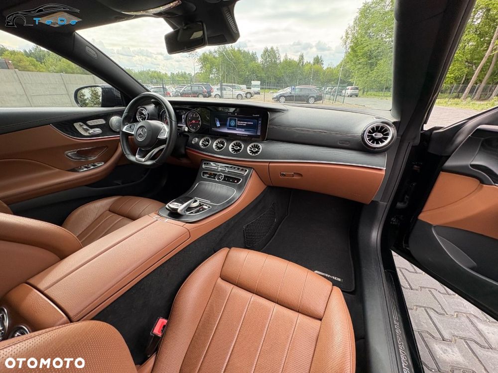 Mercedes-Benz Klasa E 400 4Matic 9G-TRONIC 25th Anniversary Edition - 27