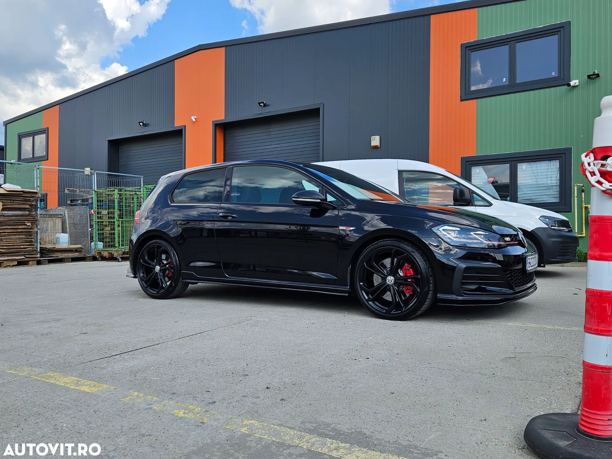 Volkswagen Golf GTI TCR 2.0 TSI OPF DSG - 6