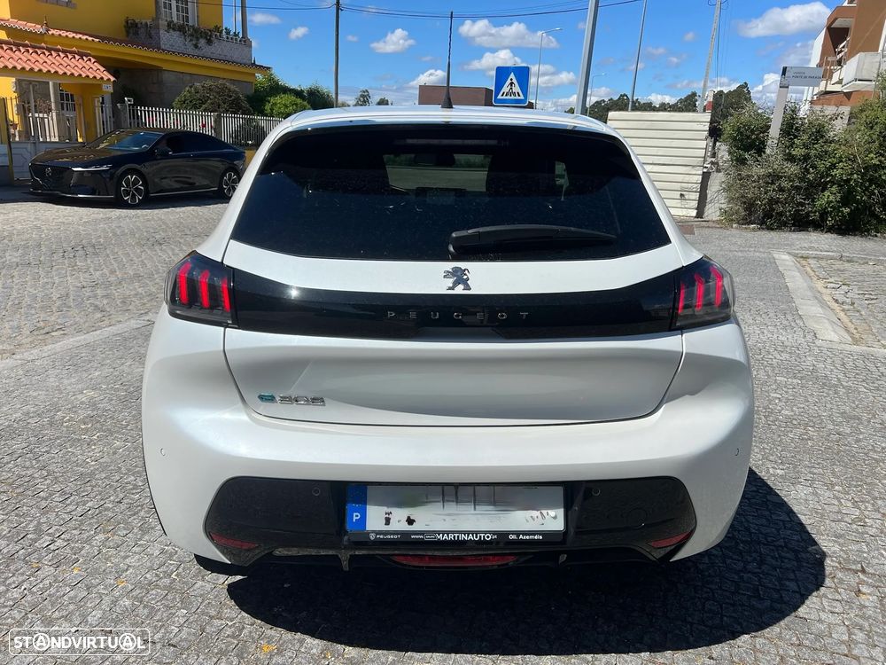 Peugeot 208 - 21