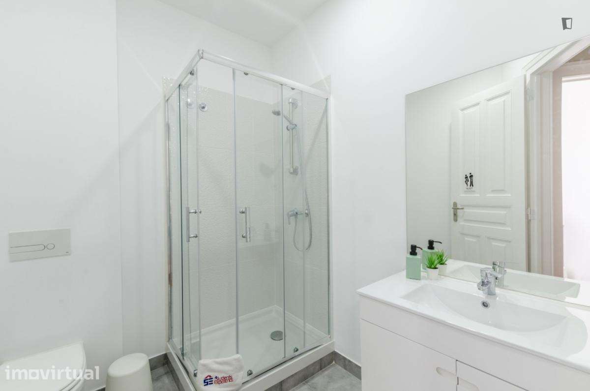 Quarto - localizado em Arroios Lisbon - Grande imagem: 4/18