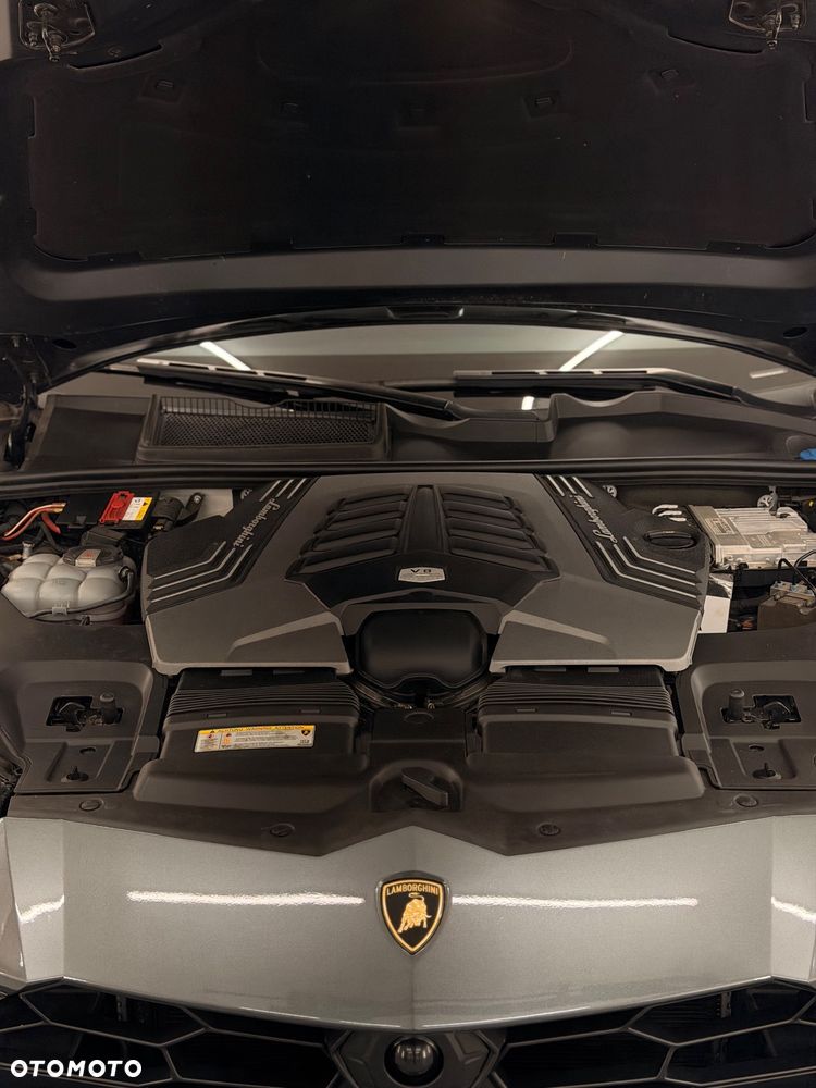 Lamborghini Urus Standard - 28