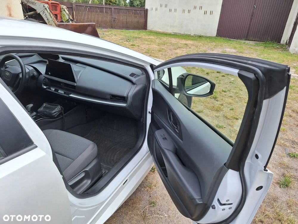 Toyota Prius Hybrid Executive - 2