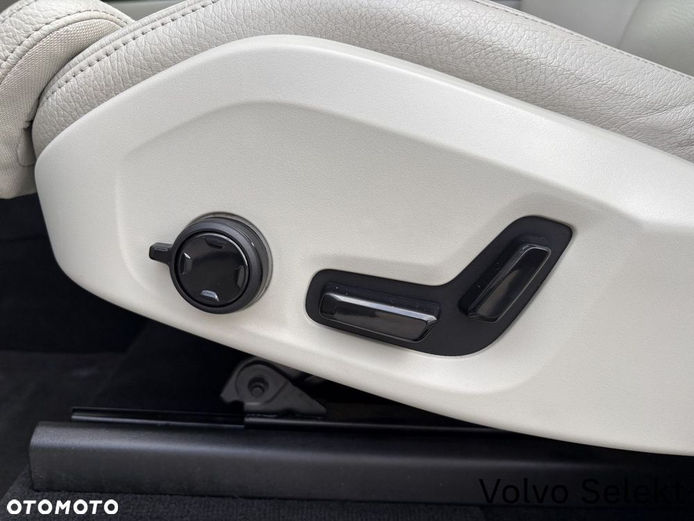 Volvo XC 90 - 11