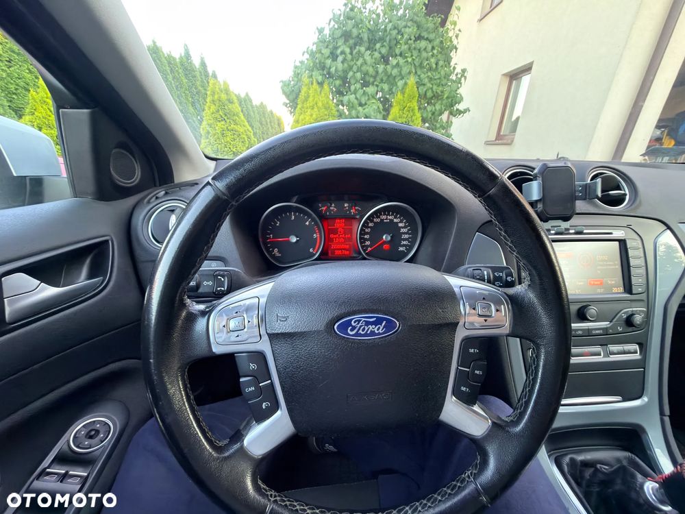 Ford Mondeo - 12