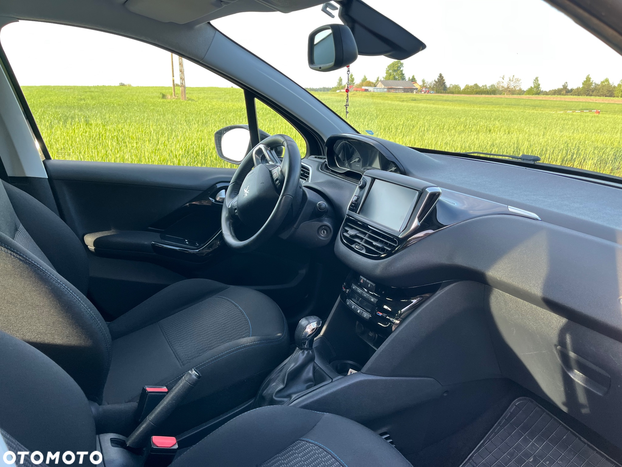 Peugeot 208 - 5