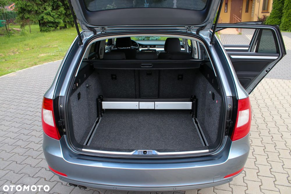 Skoda Superb 2.0 TDI DSG Exclusive - 39