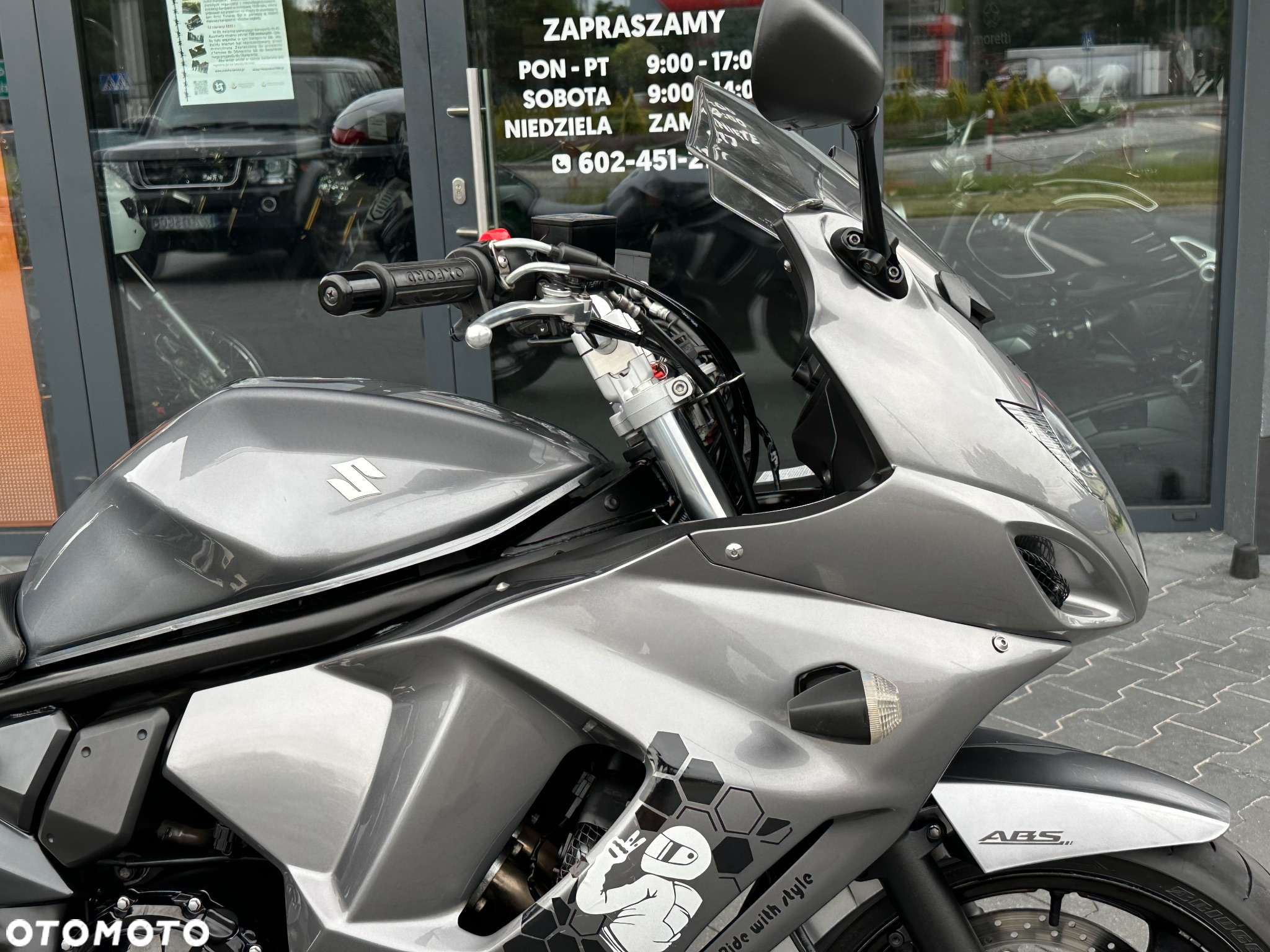 Suzuki GSX - 11