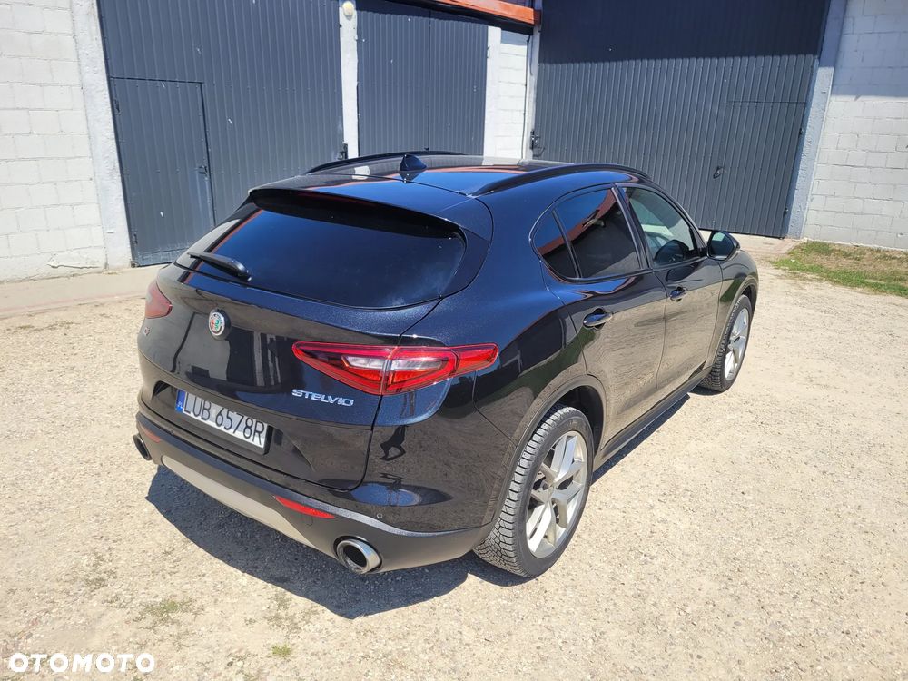 Alfa Romeo Stelvio 2.0 Turbo 16V AT8-Q4 Veloce Ti - 15