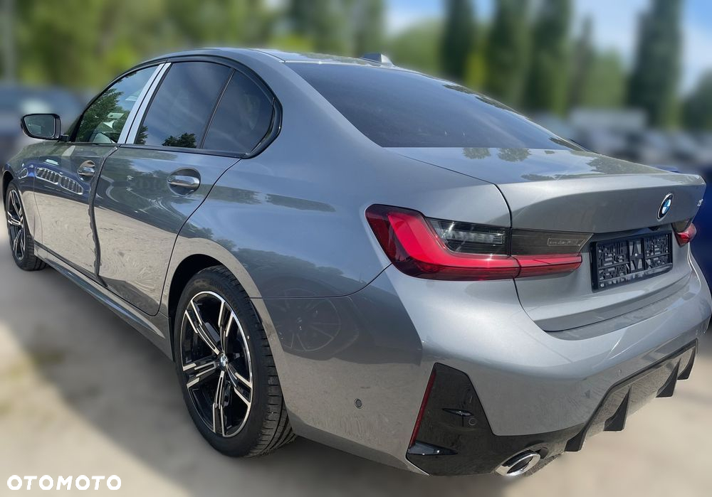 BMW Seria 3 318i M Sport - 4