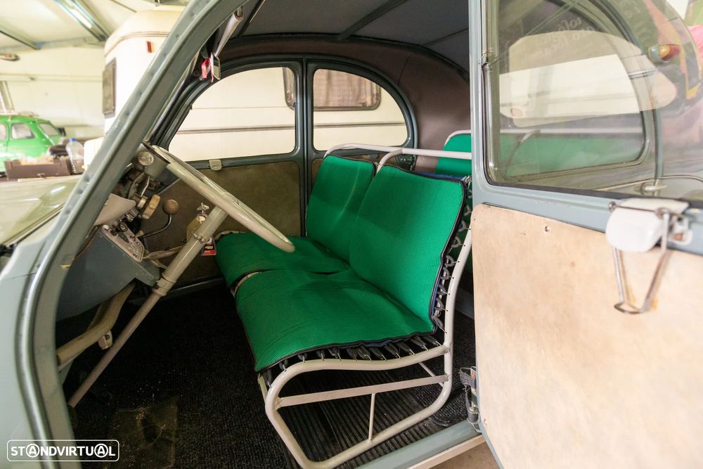 Citroën 2CV - 6