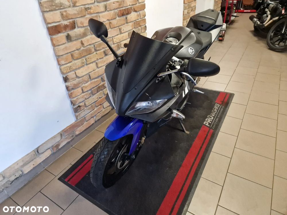 Yamaha YZF - 19