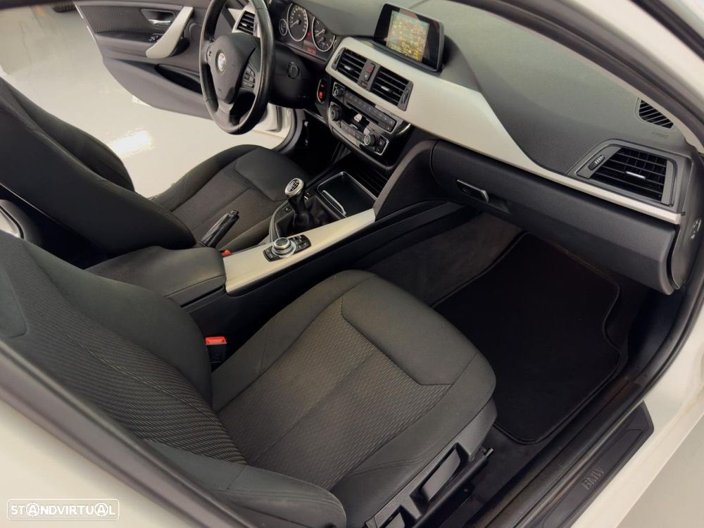 BMW 318 d Touring Advantage - 7