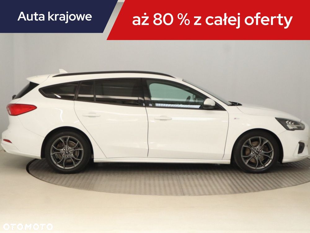 Ford Focus SW - 8