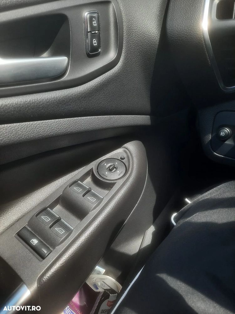 Ford Kuga - 16