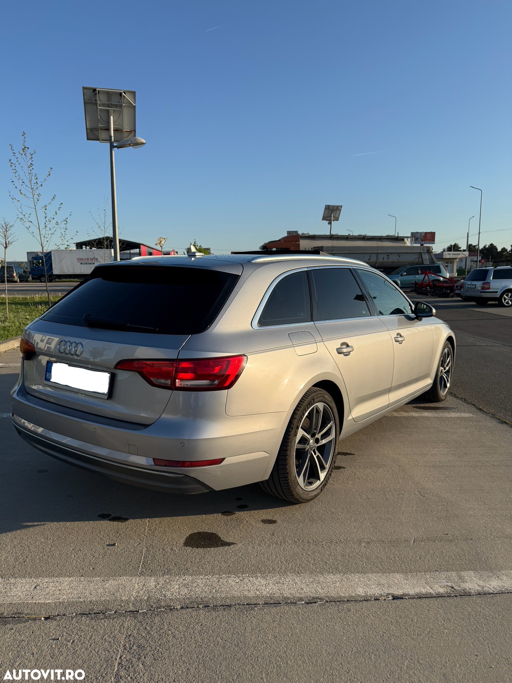 Audi A4 2.0 TDI S tronic - 2