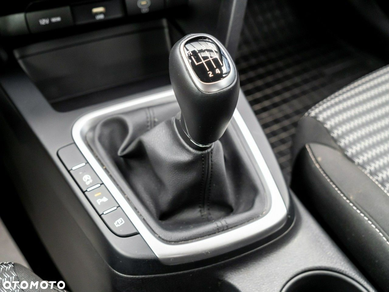 Kia Ceed 1.5 T-GDI M - 16
