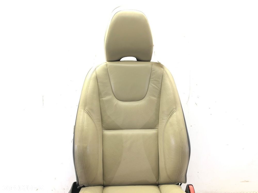 FOTEL PRAWY PRZÓD  VOLVO V60 I (155, 157) 2010 - 2018 D3 / D4 120 kW [163 KM] olej napędowy 2010 - - 2