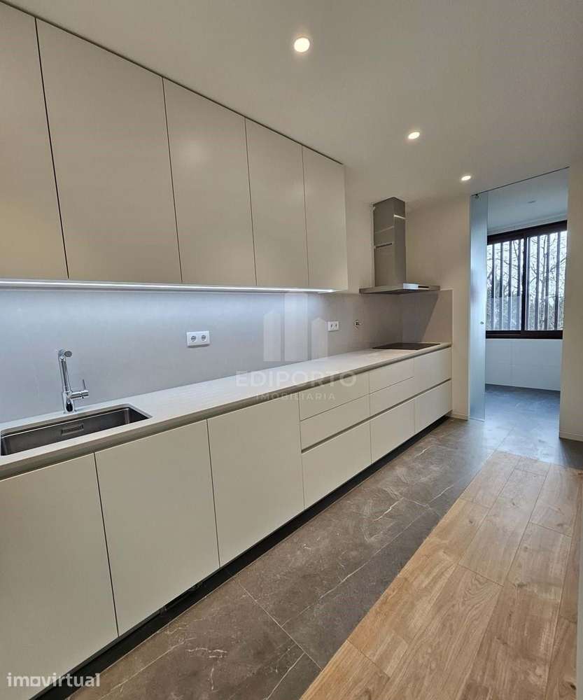 Apartamento T2 com terraço e garagem para 2 carros - Vila Nova de Gaia - Grande imagem: 5/53