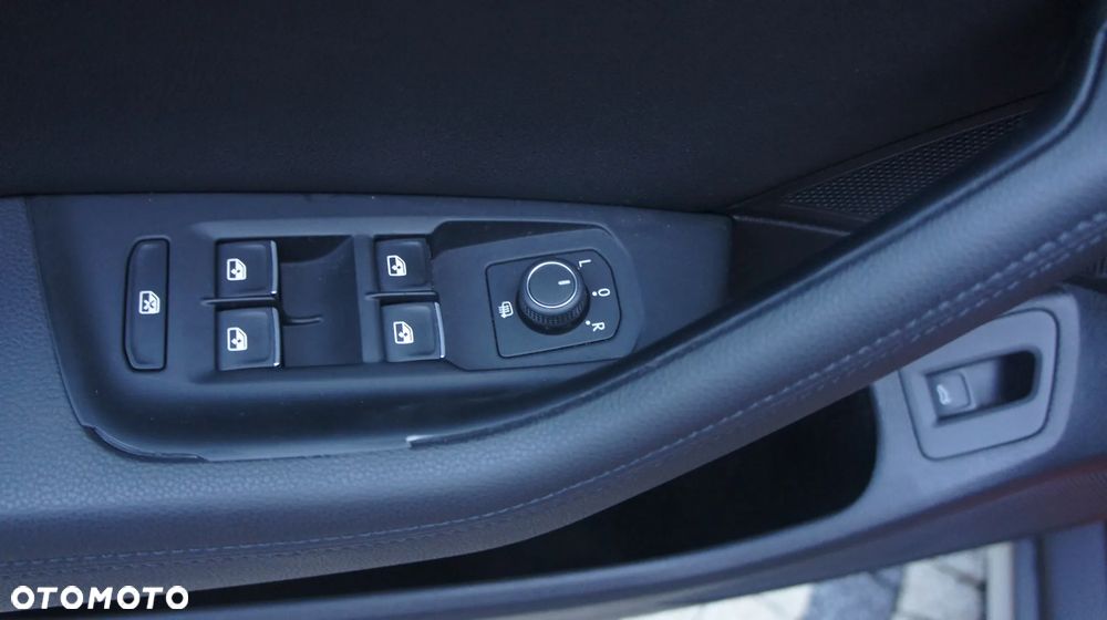 Volkswagen Passat Alltrack 2.0 TDI SCR 4Motion DSG - 20