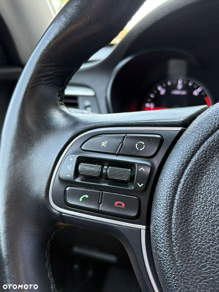 Kia Optima - 27