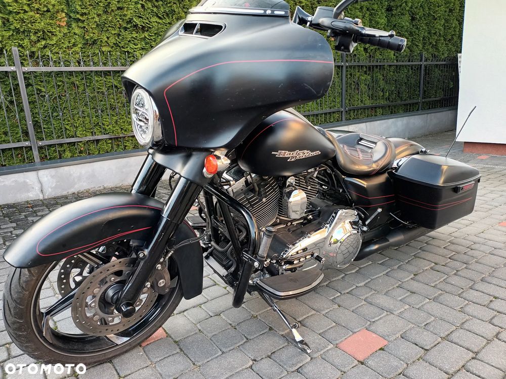 Harley-Davidson Touring Street Glide - 12