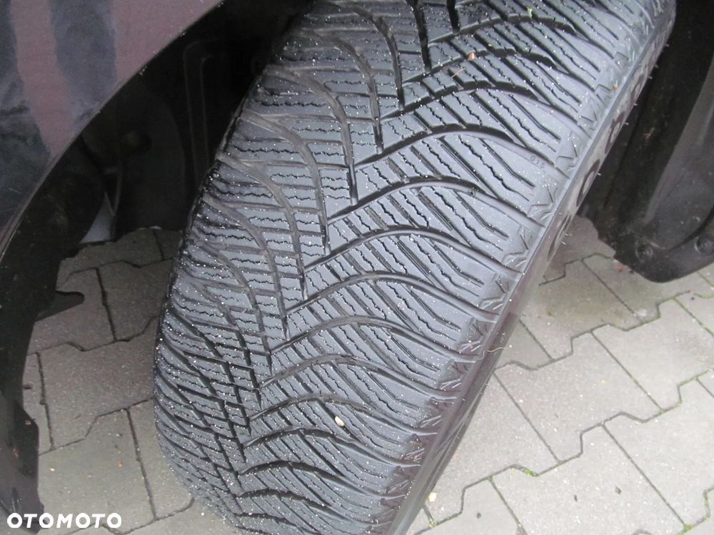 Mazda 3 1.6 Exclusive + - 15