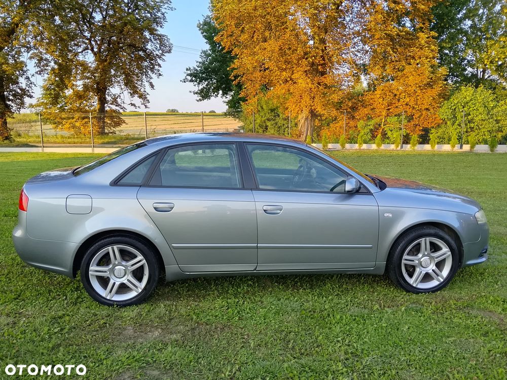 Audi A4 Limousine - 5
