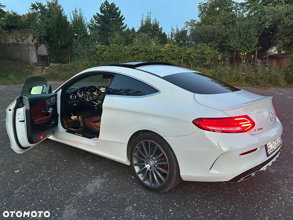Mercedes-Benz Klasa C 300 Coupe 7G-TRONIC AMG Line - 4