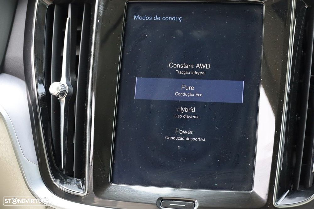 Volvo V60 2.0 T8 AWD TE Momentum Plus - 26