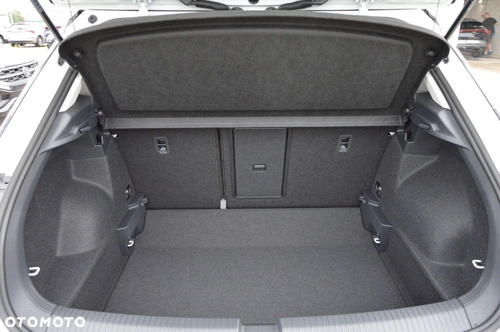 Volkswagen T-Roc - 24