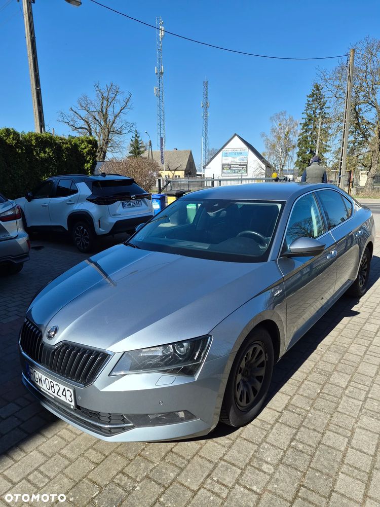 Skoda Superb 2.0 TDI SCR 4x4 L&K DSG - 8