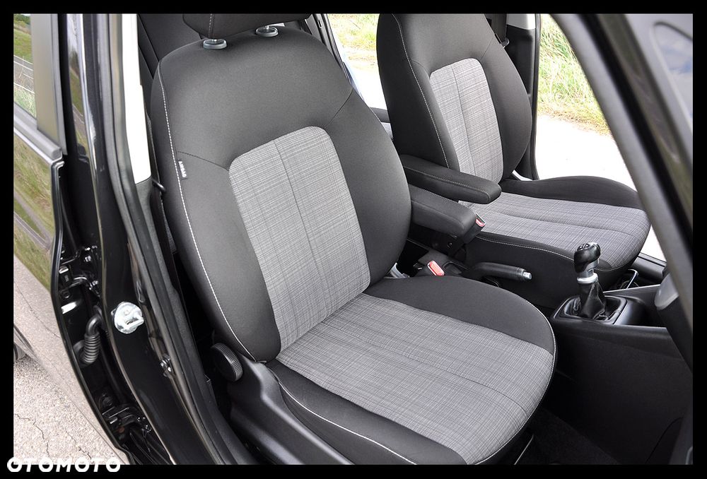 Kia Venga 1.4 CVVT Business Line - 24