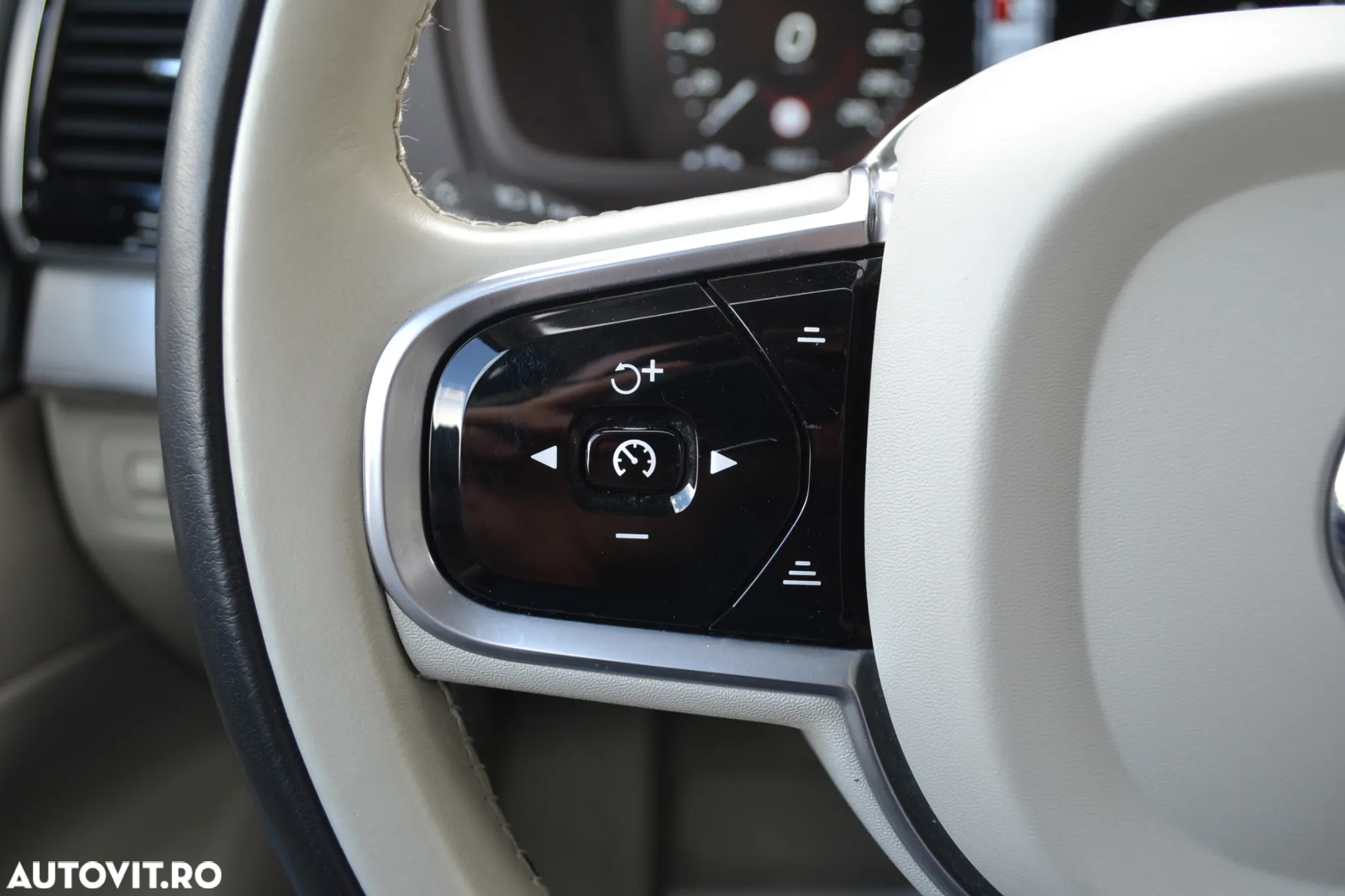 Volvo XC 90 T6 AWD Momentum - 13
