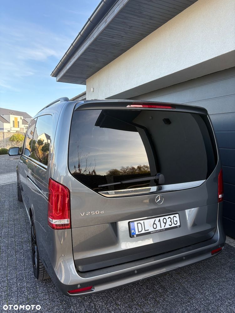 Mercedes-Benz Klasa V - 9