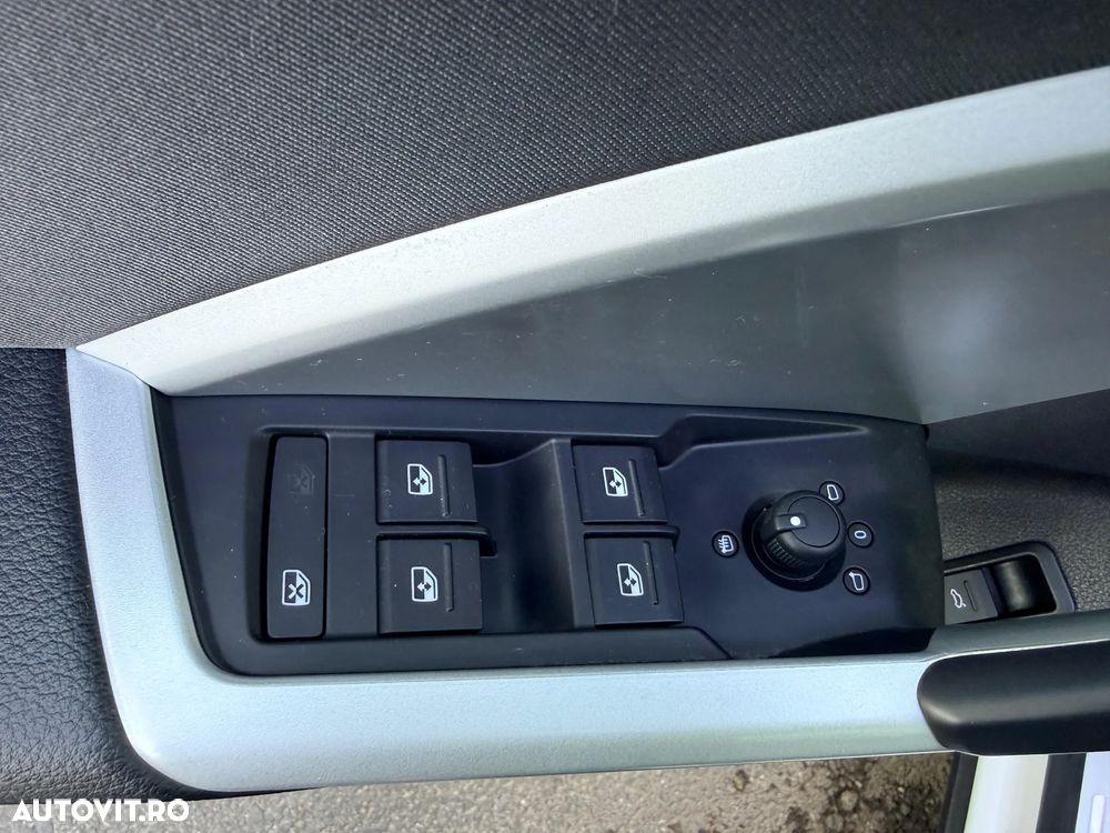 Audi Q3 2.0 35 TDI S tronic quattro S Line - 12