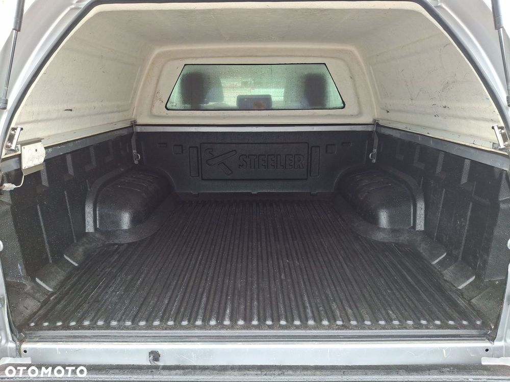 Toyota Hilux 2.4 D-4D Double Cab DLX 4x4 - 13