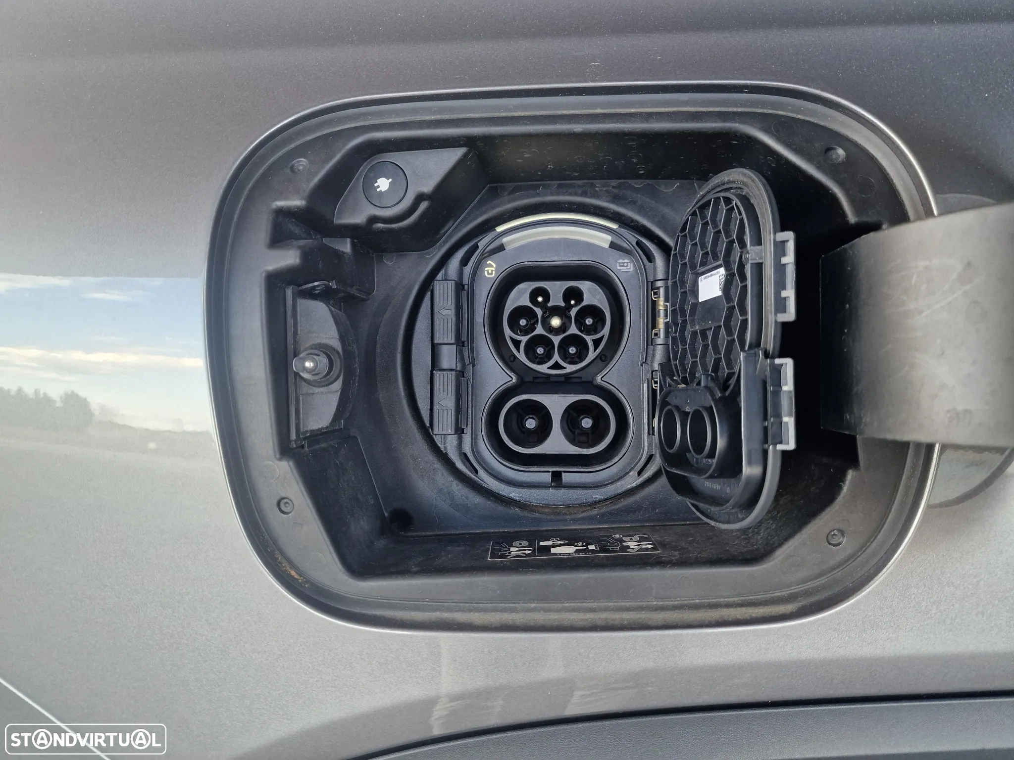 Mercedes-Benz EQB 250+ Edition - 22