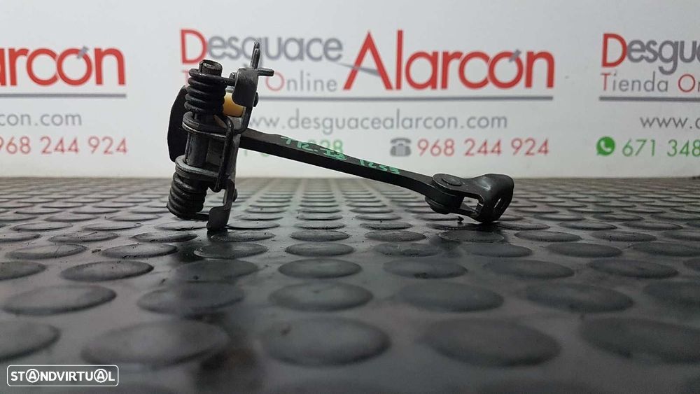 RETENTOR DA PORTA TRASEIRA ESQUERDA RENAULT MEGANE III BERLINA 5 P TOMTOM EDITIO... - 1