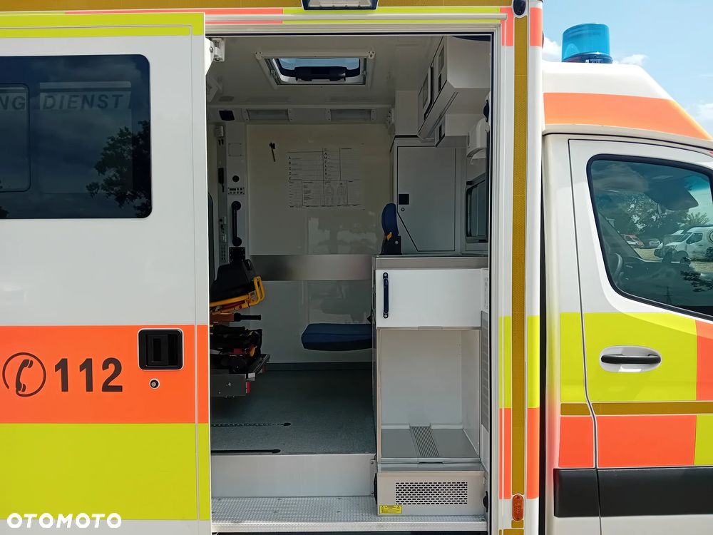 Mercedes-Benz Sprinter - 14